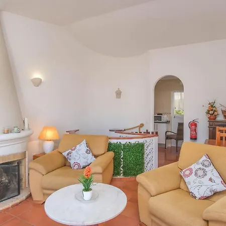 Casa Caravela, Da