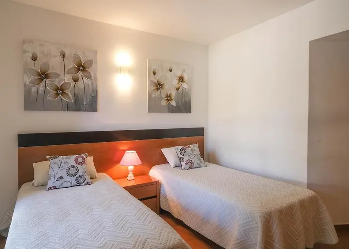 Casa Caravela, Da Senhora da Luz