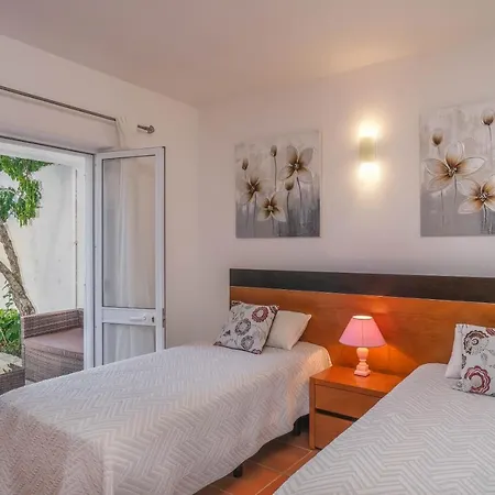 Tatil Evi Casa Caravela, Da